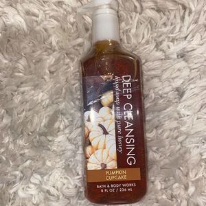 Bath and Body Works Hand Soap Pumpkin Cupcake deep cleansing